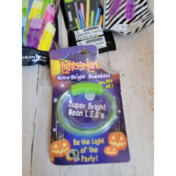 Halloween Light up bracelet glow sticks variety set accessory - Picture 2 of 9